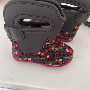 Kids' Patterned Boots baby bogs winter lined size 4 boy shoes